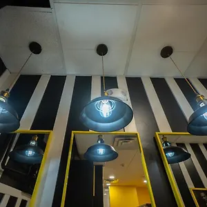 *** Capsule hotel Panda Pod Canada