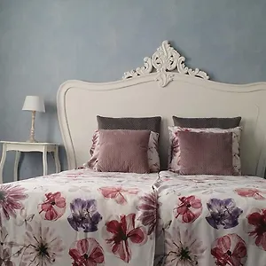 Holiday home Close To Centre, 3 Rooms, 2 Bathr & Wc, Free Parking & Wifi, Spacious Living Area & Kitchen